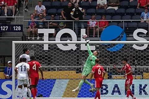 نوير شعر بالملل.. ماذا قالت صحف ألمانيا عن فوز بايرن أمام أوكلاند سيتي؟